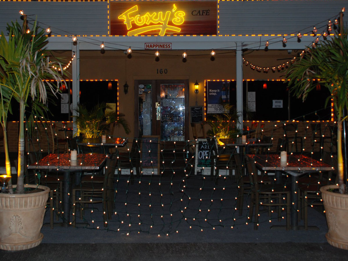 Foxy's Cafe in Treasure Island, Florida. Cheery, laid-back diner serving breakfast, burgers & traditional American comfort food, plus wines.